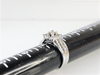 10K White Gold APX 3/4 CTTW Genuine Diamond Wedding Set Rings Sz 7.5